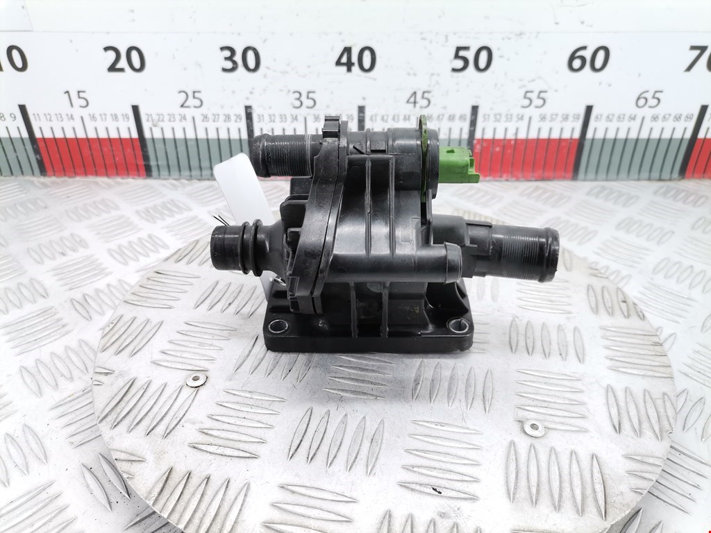 Корпус термостата FORD Focus II 2005-2011