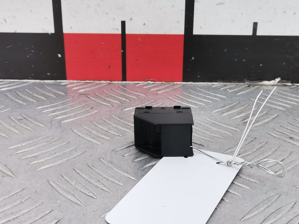 Кнопка стеклоподъемника VOLKSWAGEN Passat B5 1997-2005