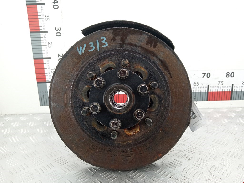 Ступица передняя правая MITSUBISHI L200 K6,K7 1996-2006