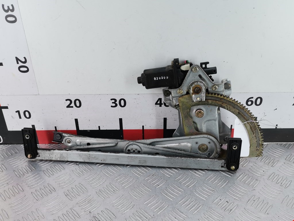 Стеклоподъемник задний правый KIA Sorento 2002-2009