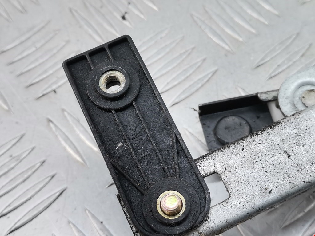 Стеклоподъемник задний правый KIA Sorento 2002-2009