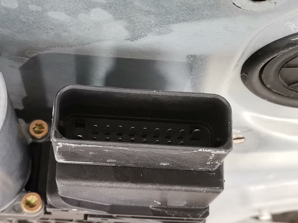 Стеклоподъемник задний правый SKODA Superb 2002-2008