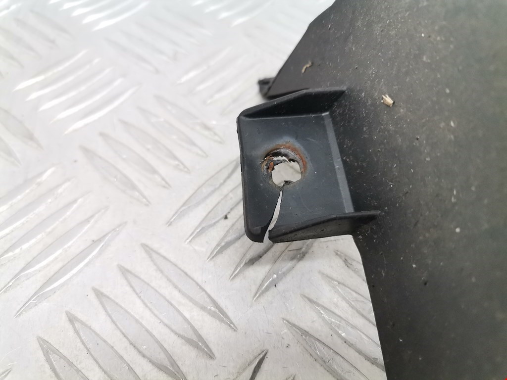 Кронштейн заднего бампера центральный FORD Mondeo IV 2007-2015