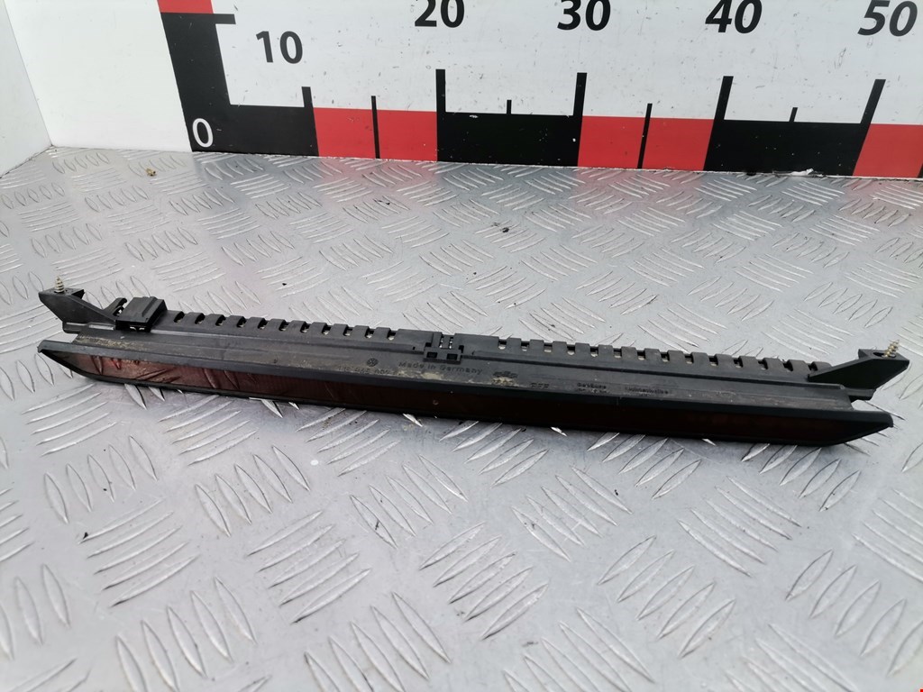 Фонарь дополнительный тормозной (стоп-сигнал) Volkswagen Passat 5 GP (2000-2005)