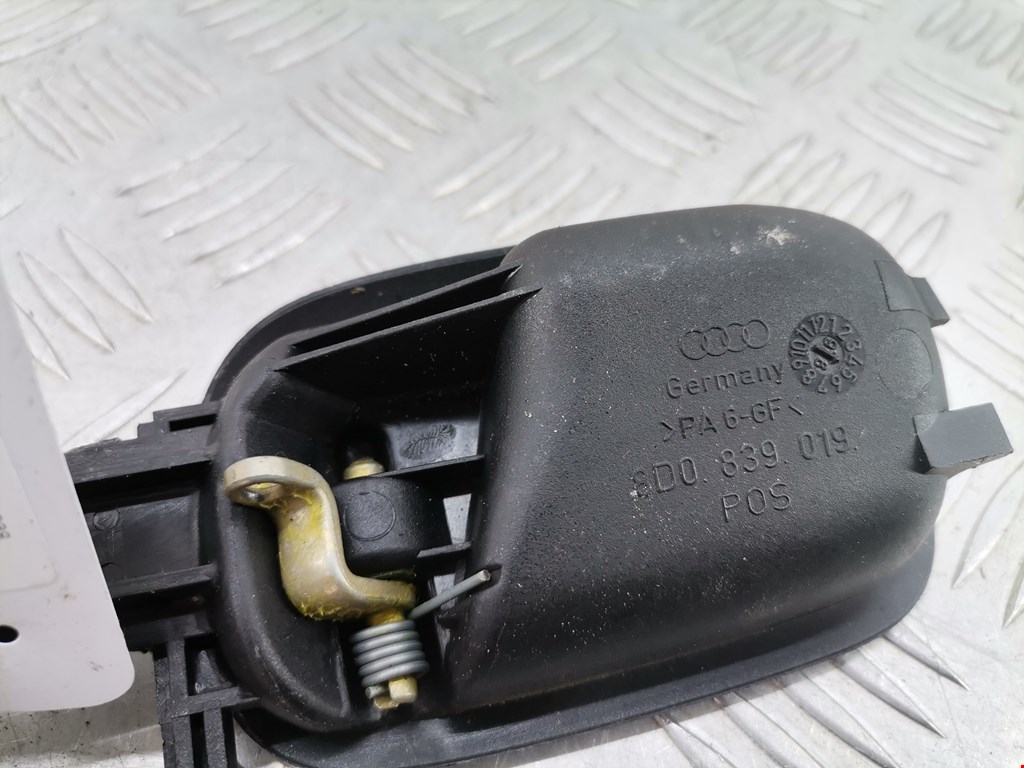 Ручка дверная задняя внутренняя левая AUDI A4 B5 1995-2001
