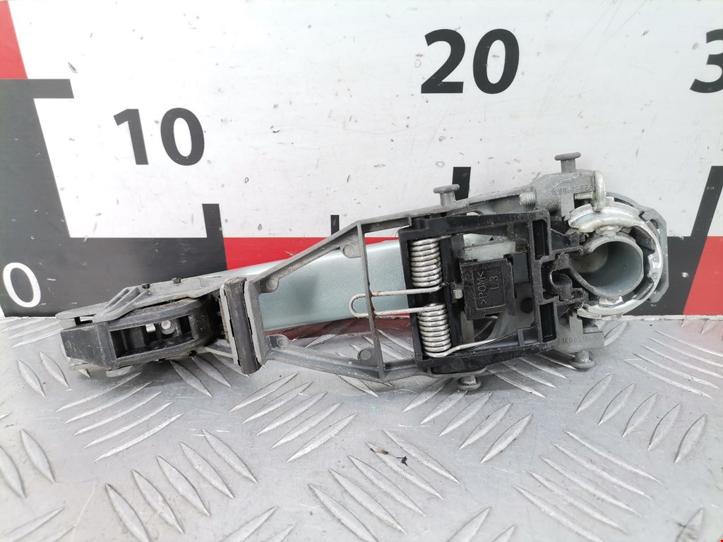 Ручка двери задней наружная левая SKODA Fabia MK2 5J 2007-2014