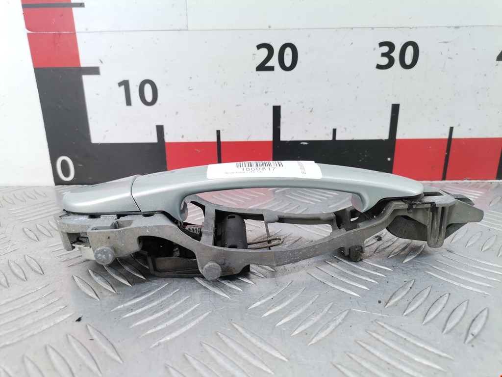 Ручка двери задней наружная левая SKODA Fabia MK2 5J 2007-2014