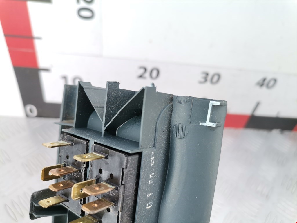 Блок управления стеклоподъемниками AUDI A4 B5 1995-2001