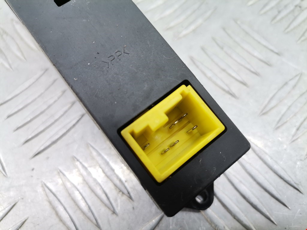 Кнопка стеклоподъемника MITSUBISHI Pajero Sport 1998-2008