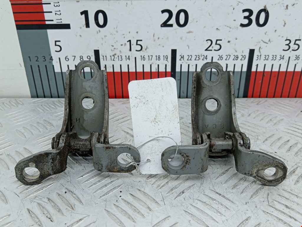 Петля двери передней левой Honda Jazz 1 (2001-2008)