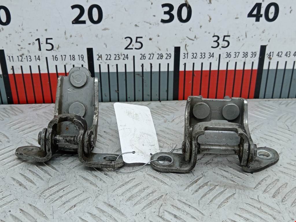 Петля двери задней левой Honda Jazz 1 (2001-2008)