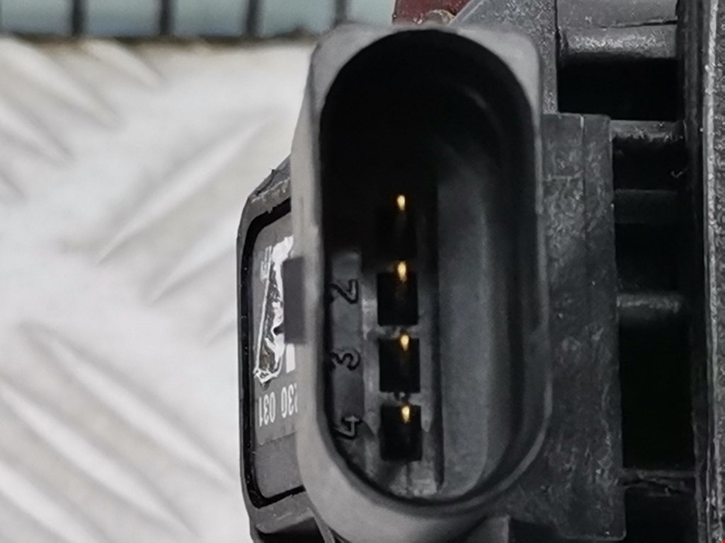 Коллектор впускной VOLKSWAGEN Polo III 1994-2001