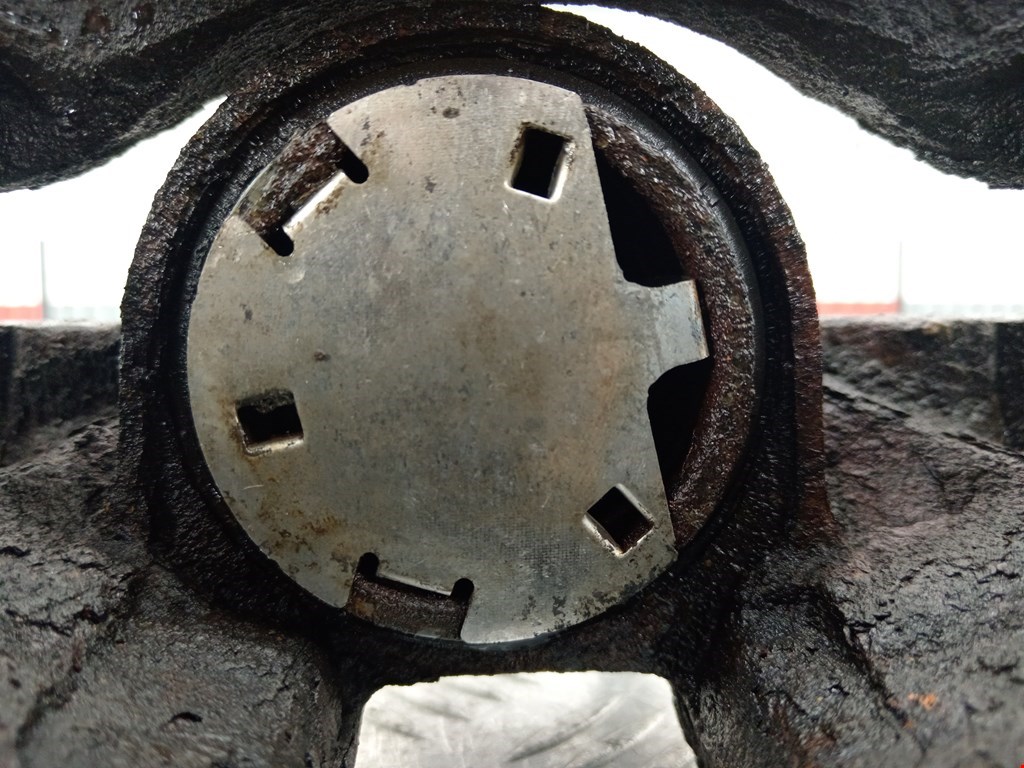 Суппорт передний правый PEUGEOT 308 2007-2015