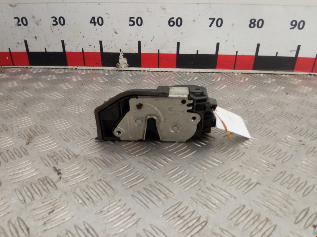 Замок двери передней правой BMW 5er 5 серия E60/E61 2003-2010