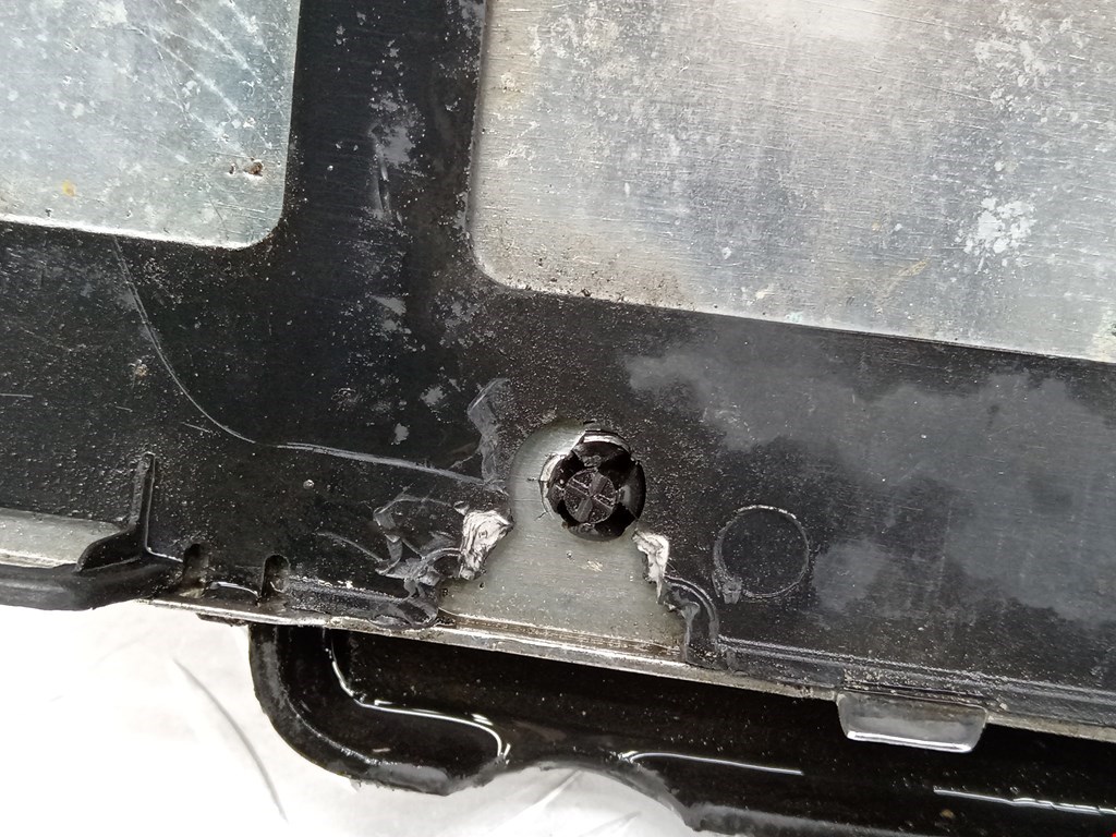 Решетка радиатора VOLKSWAGEN Golf V 2003-2009