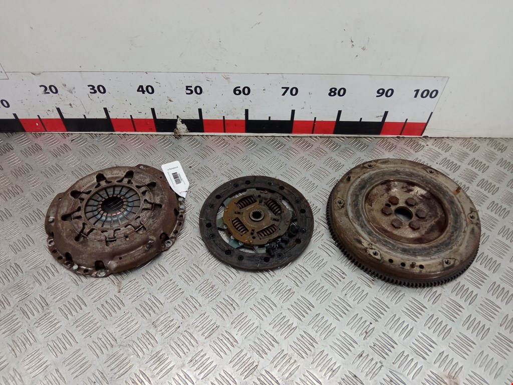 Маховик (демпфер сцепления) FORD Focus I 1998-2005