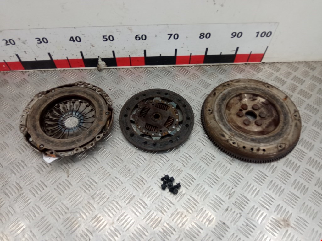 Маховик (демпфер сцепления) FORD Focus I 1998-2005