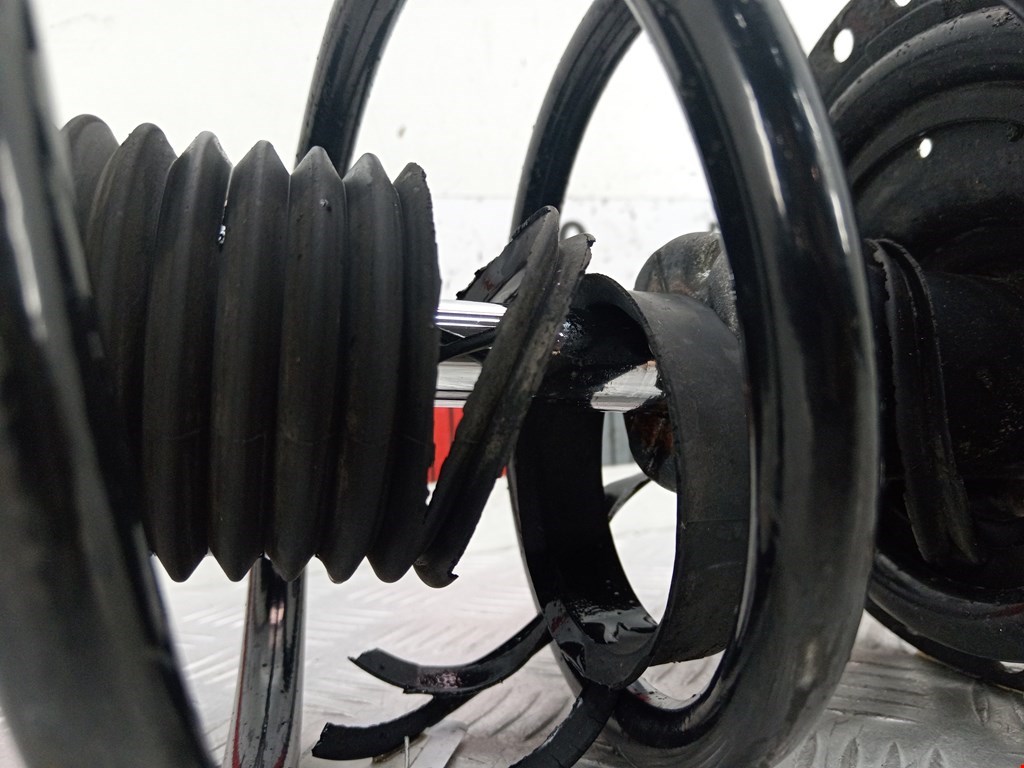 Амортизатор передний правый MITSUBISHI Outlander GF0W 2012-н.в.