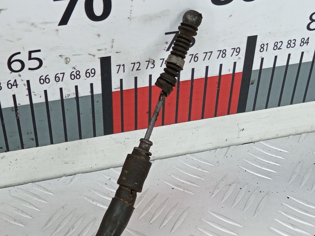 Трос стояночного тормоза левый/правый AUDI A4 B7 2004-2007