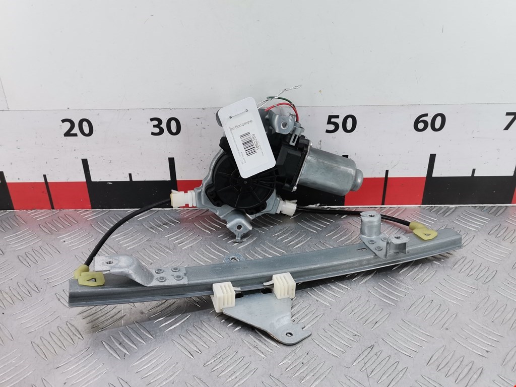 Стеклоподъемник задний правый NISSAN Qashqai J10 2006-2013