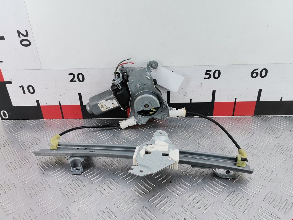 Стеклоподъемник задний правый NISSAN Qashqai J10 2006-2013