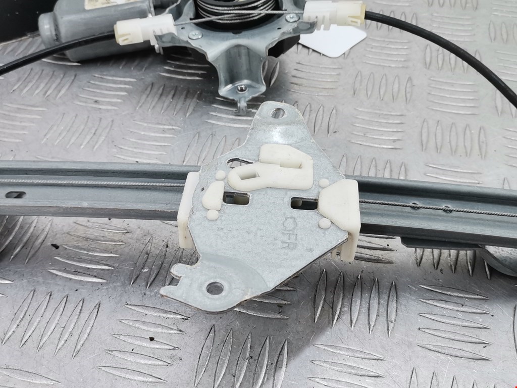 Стеклоподъемник задний правый NISSAN Qashqai J10 2006-2013