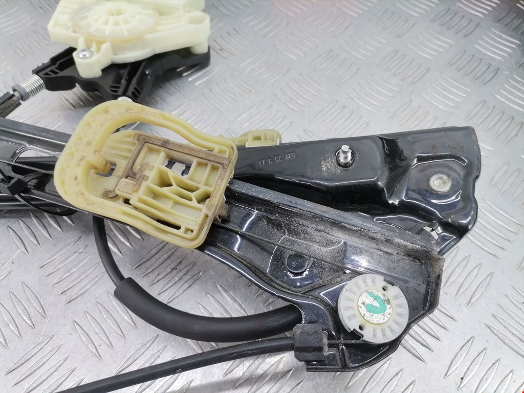 Стеклоподъемник передний левый SKODA Rapid 2012-2020