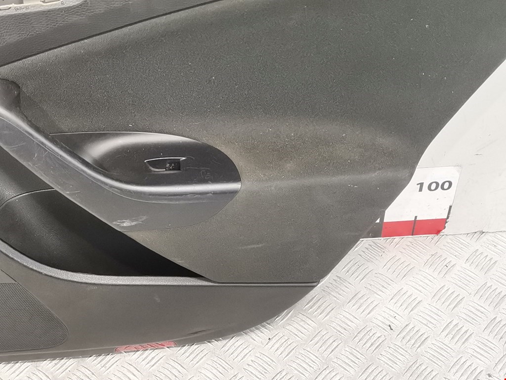 Обшивка двери задняя правая VOLKSWAGEN Passat B6 2005-2011