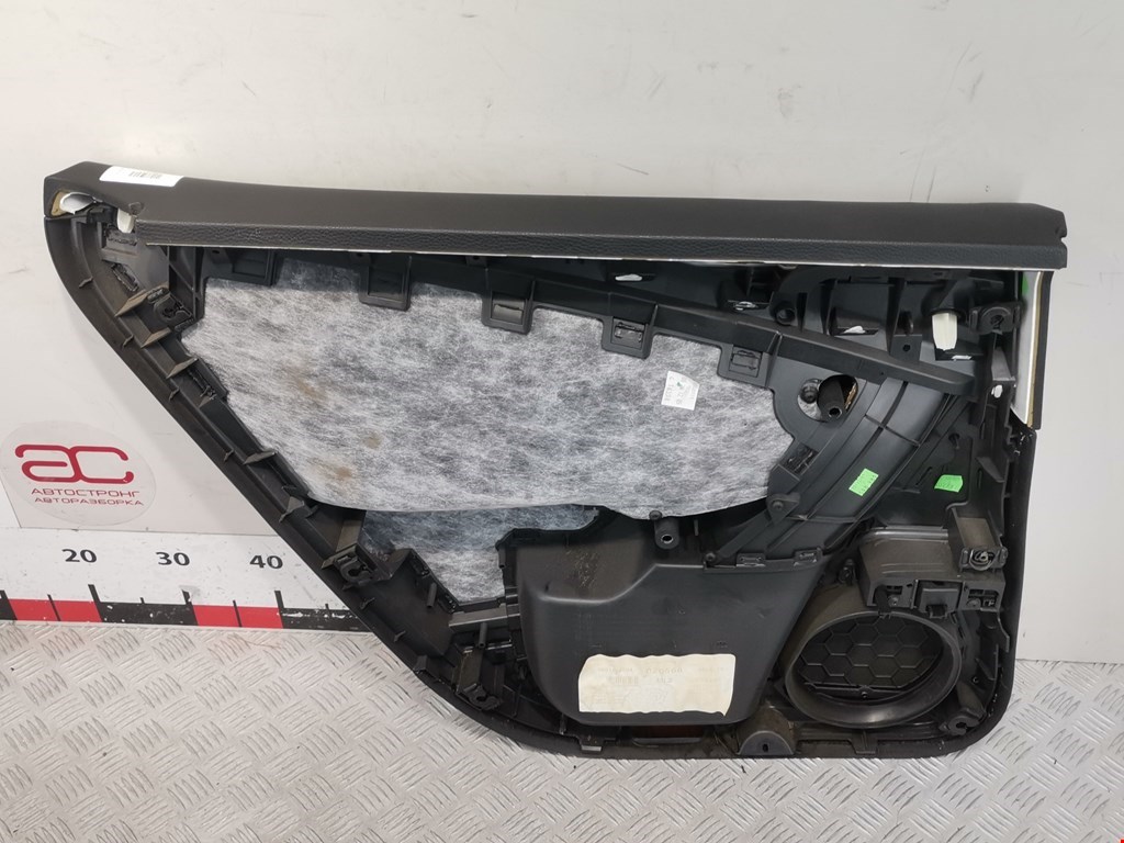 Обшивка двери задняя правая VOLKSWAGEN Passat B6 2005-2011