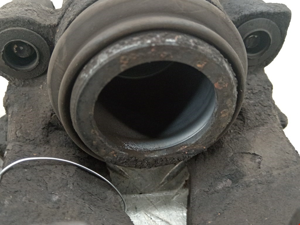 Суппорт передний правый SEAT Ibiza 2002-2008