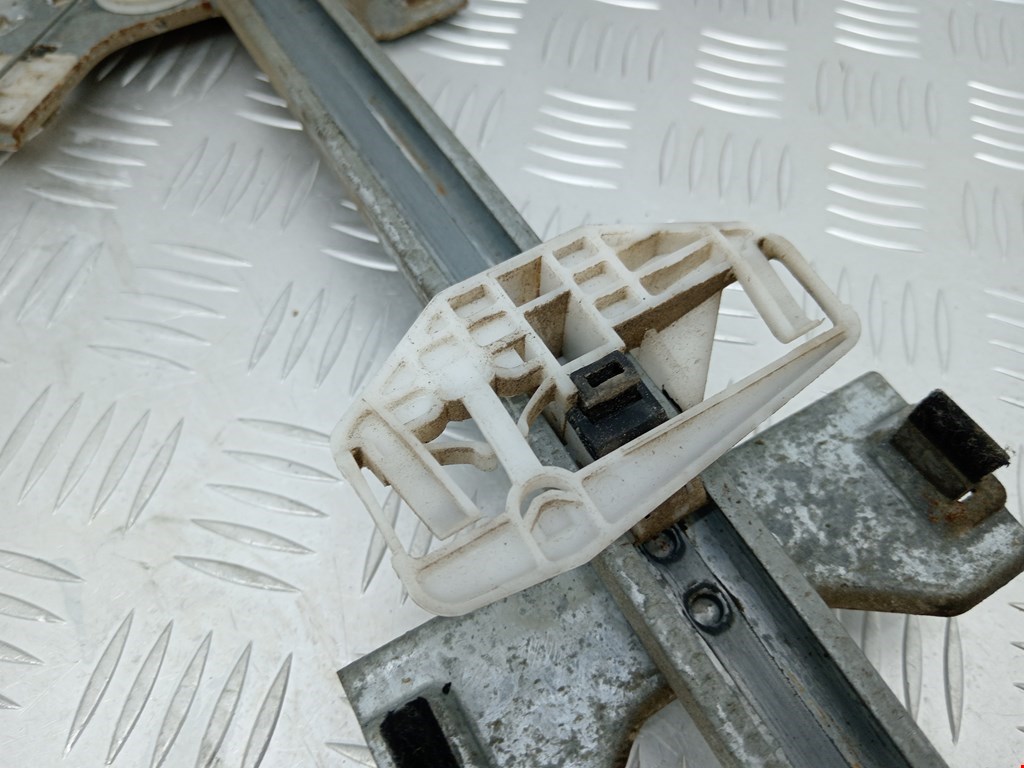 Стеклоподъемник передний правый PEUGEOT Partner 1996-2009