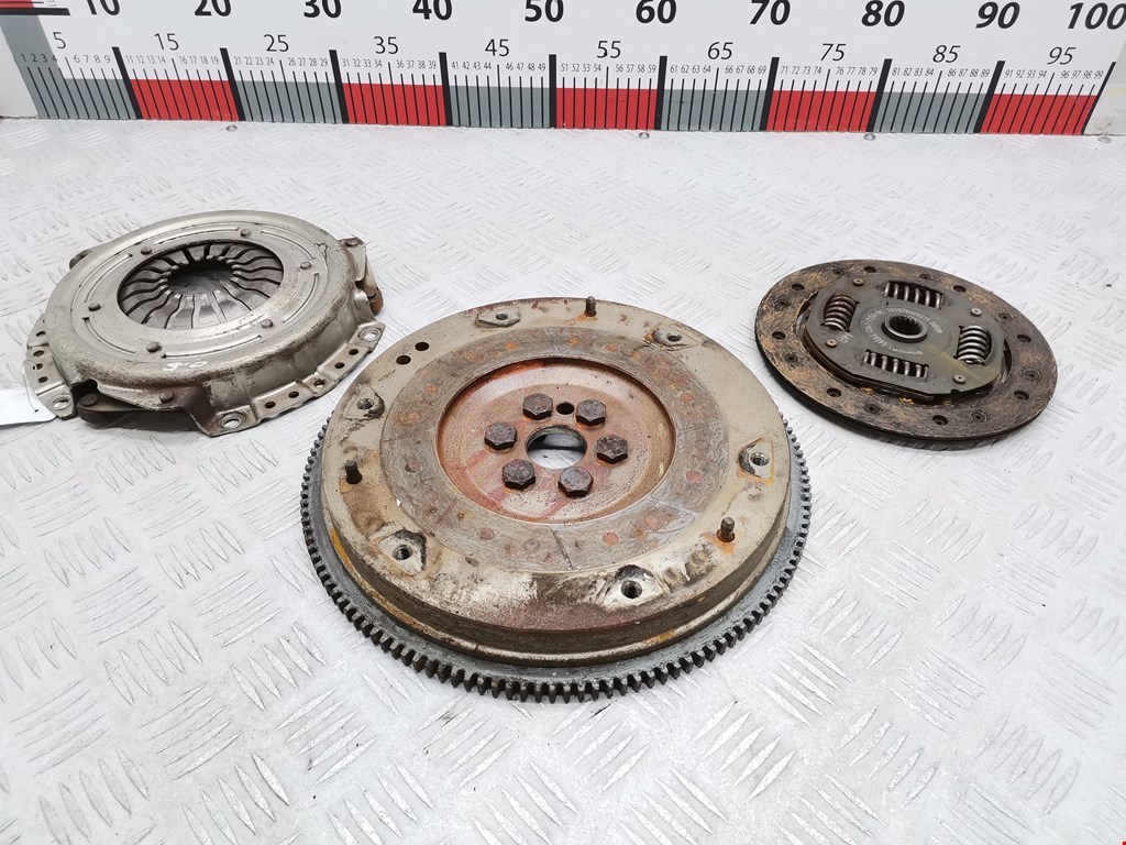 Маховик (демпфер сцепления) FORD Fiesta 2001-2008