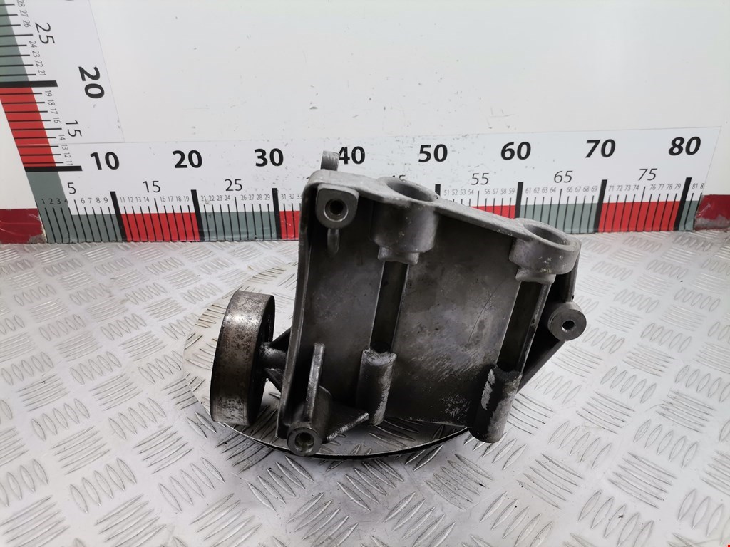 Кронштейн генератора AUDI A4 B6 2001-2005