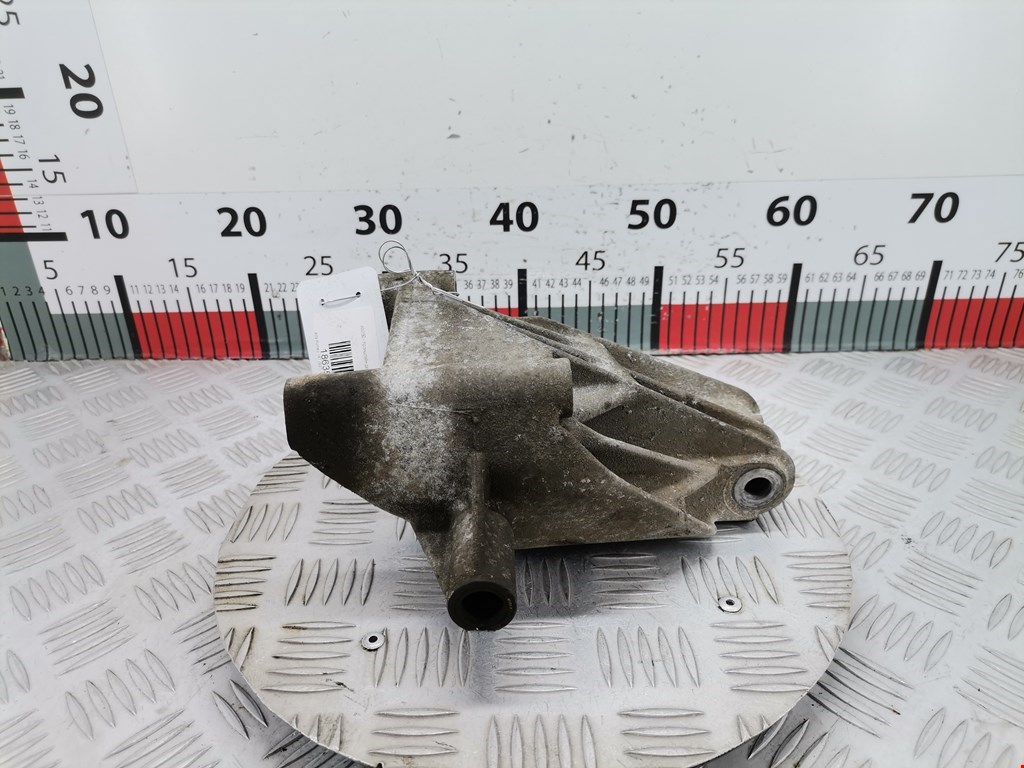 Кронштейн (крепление лапа) двигателя Alfa Romeo 147 (937) (2000-2010)