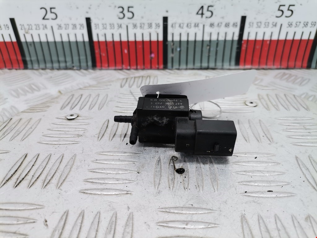 Клапан воздушного фильтра Audi A4 B6 (2000-2006)