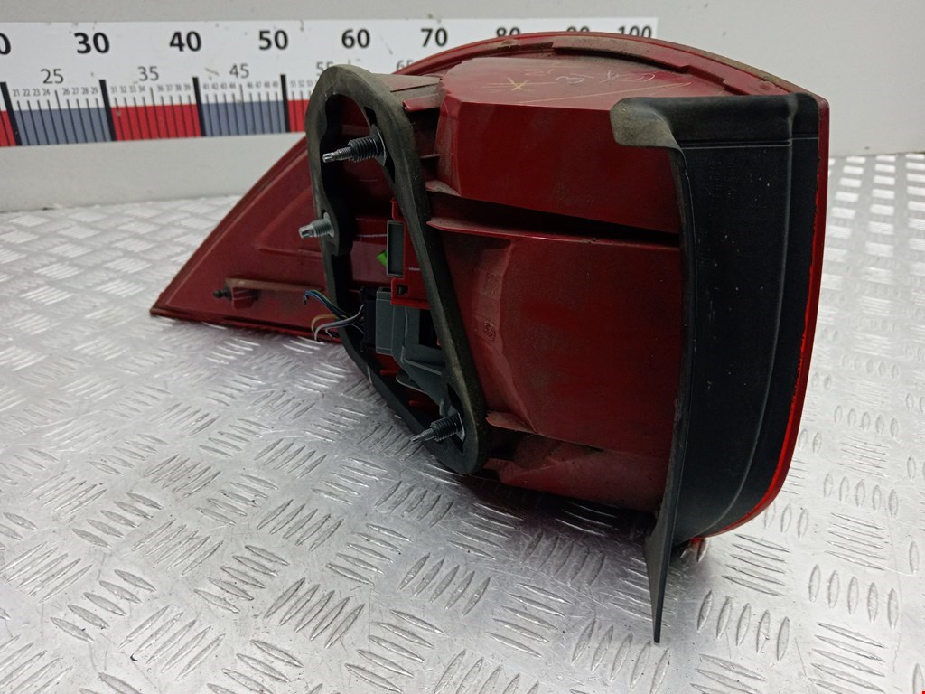 Фонарь задний правый VOLKSWAGEN Golf V 2003-2009