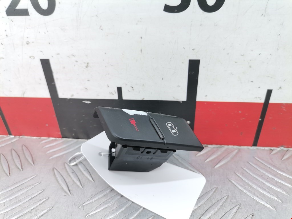 Кнопка центрального замка AUDI A4 B7 2004-2007