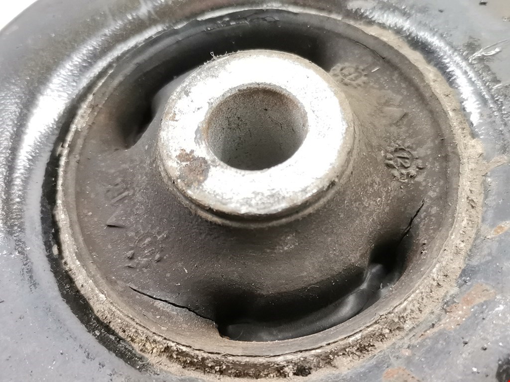 Рычаг передний левый SKODA Rapid 2012-2020