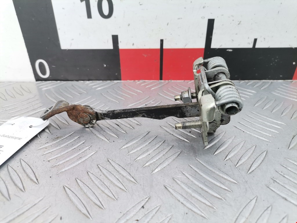 Ограничитель открывания двери DACIA Sandero 2008-2012