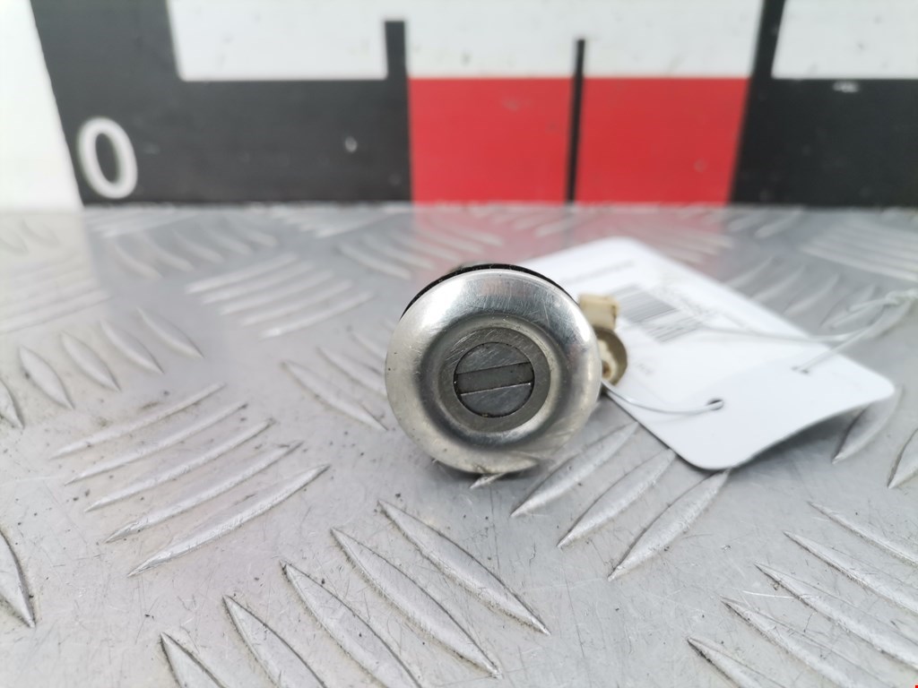 Вставка замка багажника KIA Retona 1998-2003