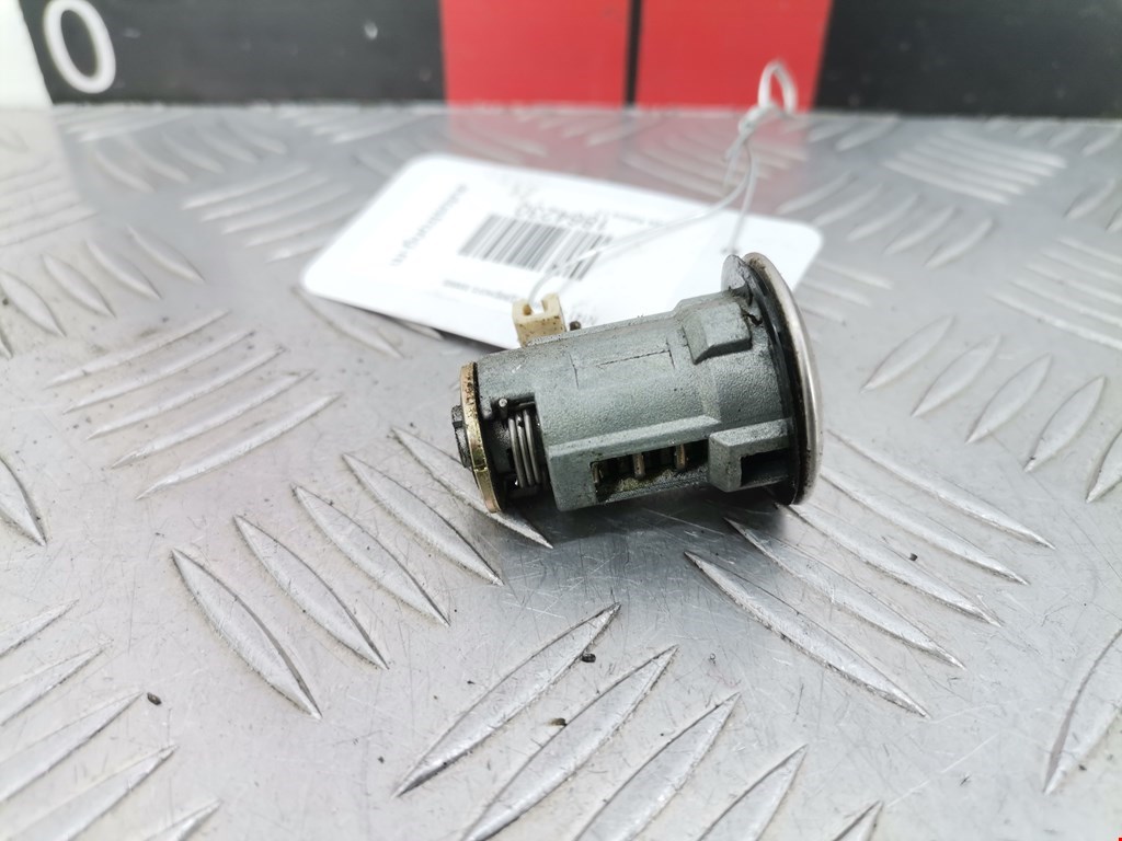 Вставка замка багажника KIA Retona 1998-2003