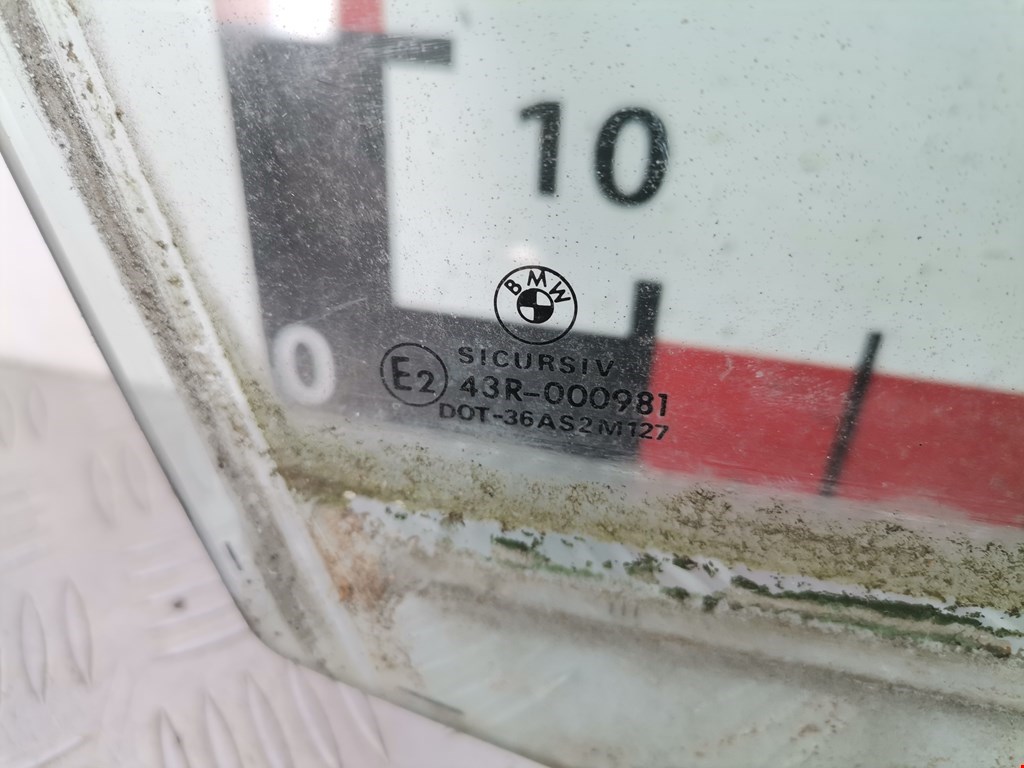 Стекло двери переднее правое BMW 3er E46 1998-2006