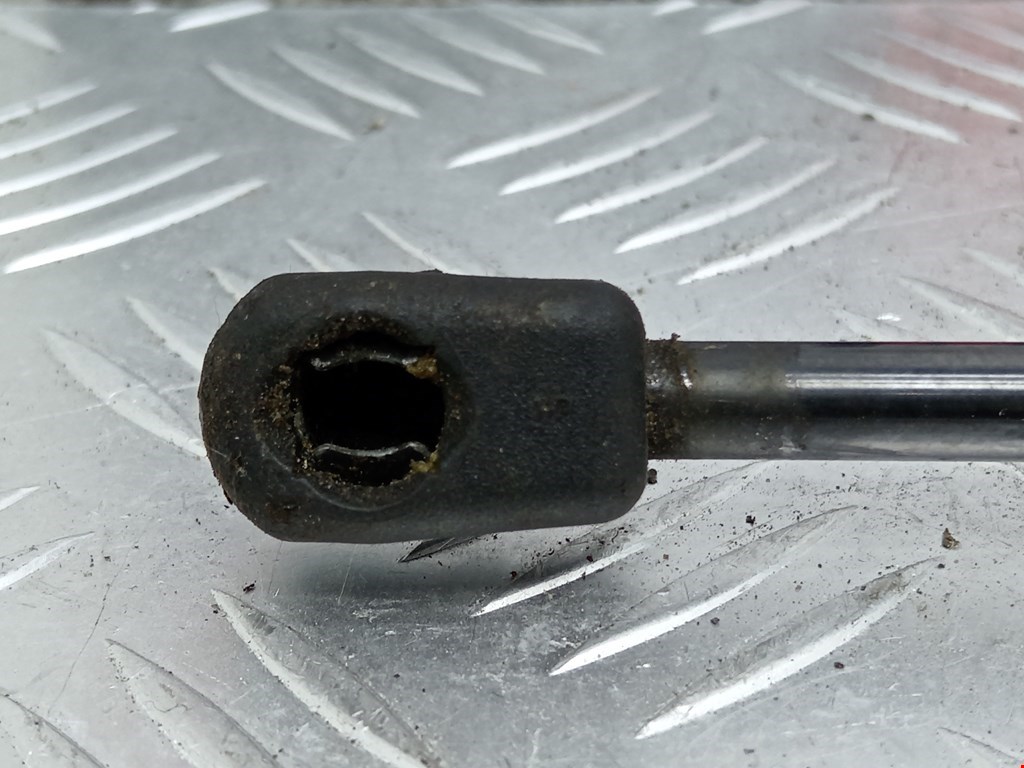 Амортизатор капота левый=правый OPEL Astra H/Family 2004-2015