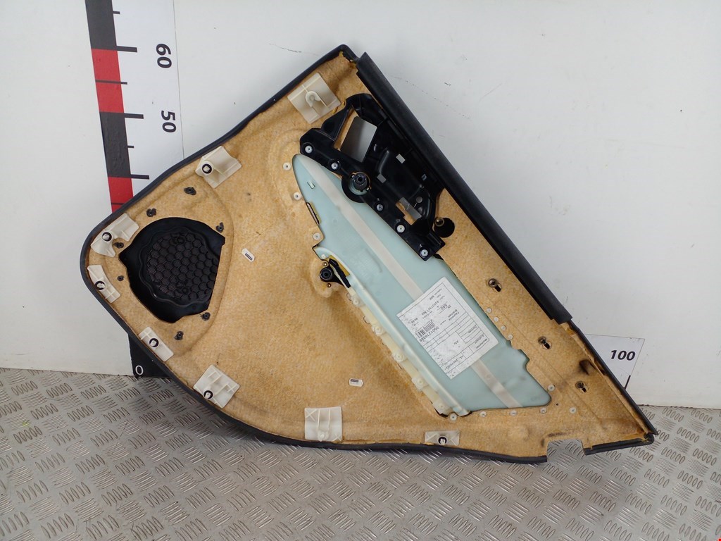 Обшивка двери задняя левая MERCEDES-BENZ C-Class C-klasse W203 2000-2007