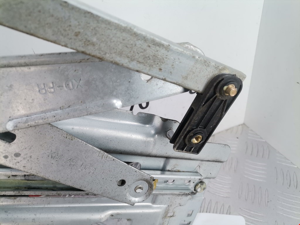 Стеклоподъемник передний правый KIA Sportage II 2004-2010