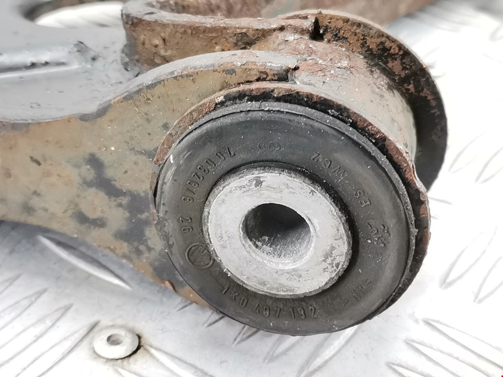 Рычаг передний правый VOLKSWAGEN Caddy III 2004-2015