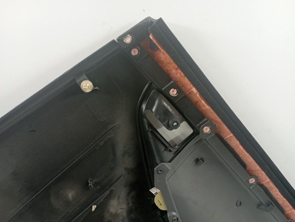 Обшивка двери задняя левая TOYOTA Corolla E120 2001-2006