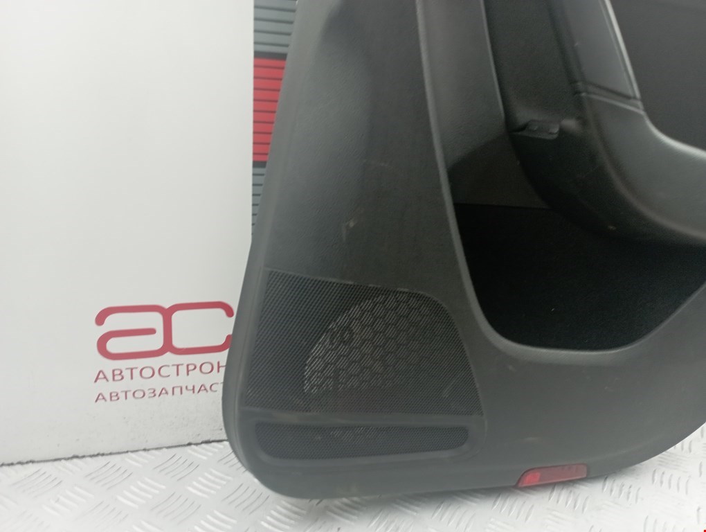 Обшивка двери задняя правая VOLKSWAGEN Passat B7 2011-2015