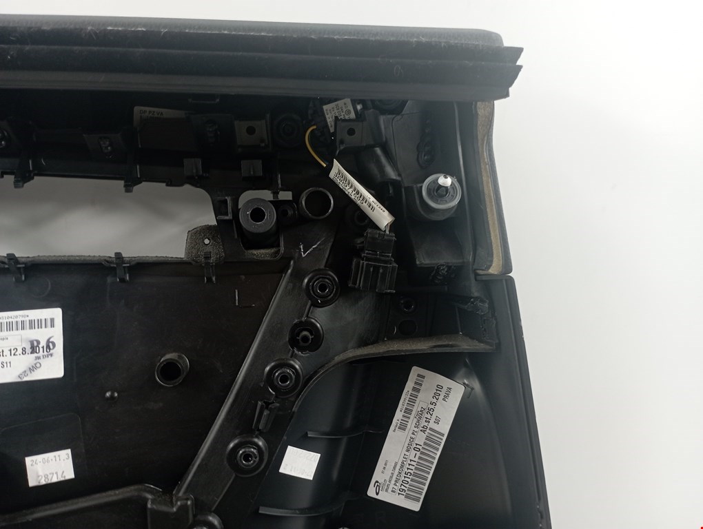 Обшивка двери задняя правая VOLKSWAGEN Passat B7 2011-2015