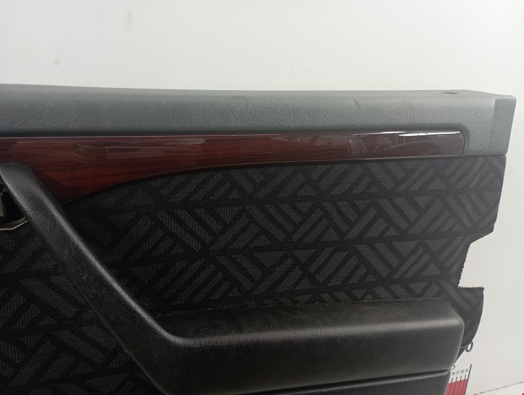 Обшивка двери передняя правая MERCEDES-BENZ C-Class C-klasse W202 1993-2000